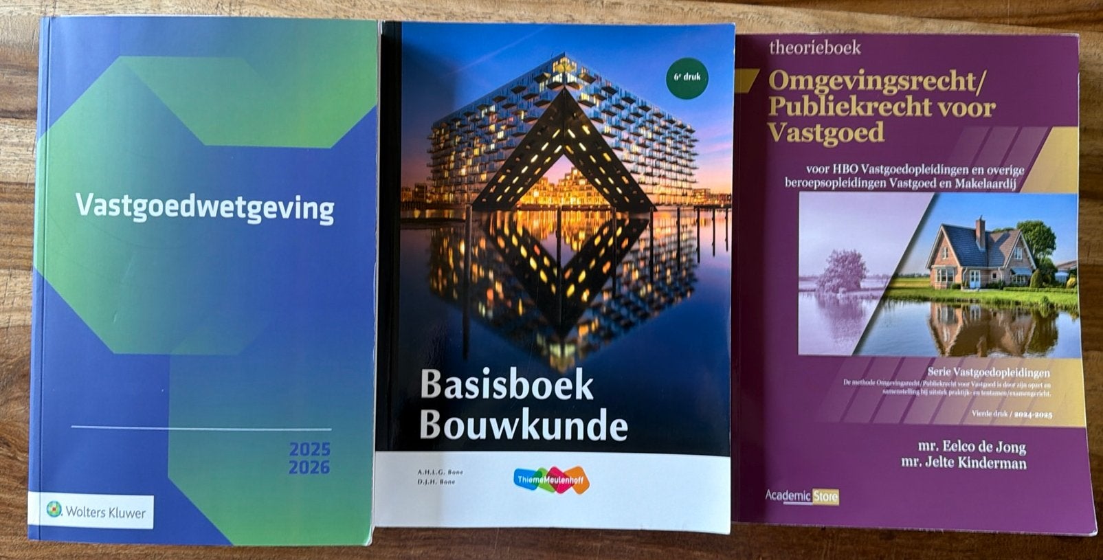 Studieboeken voor opleiding vastgoedkunde makelaardij, Boeken, Ophalen of Verzenden, Zo goed als nieuw, Overige onderwerpen