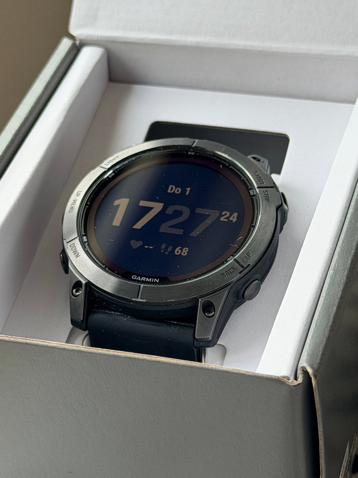 Foto 3 van Garmin Fenix 7X Pro Solar Sapphire Titanium