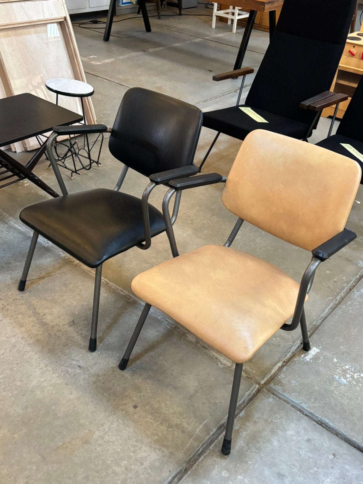 Vintage Gispen korporaal stoelen (2x), Ophalen, Gebruikt, 75 tot 100 cm, Metaal