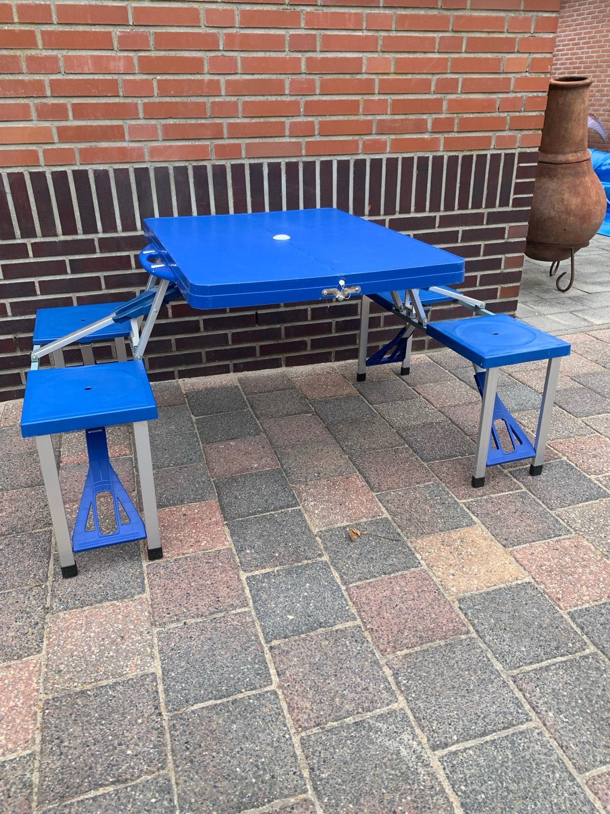 Opvouwbare campingtafel met 4 krukjes - Blauw, Ophalen, Zo goed als nieuw, Campingtafel