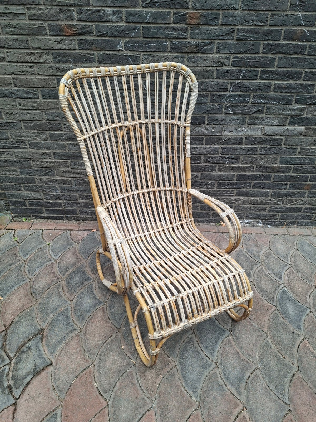 Vintage rotan stoel - Hoge rugleuning, Huis en Inrichting, Stoelen, Ophalen, Gebruikt, Overige kleuren, Riet of Rotan