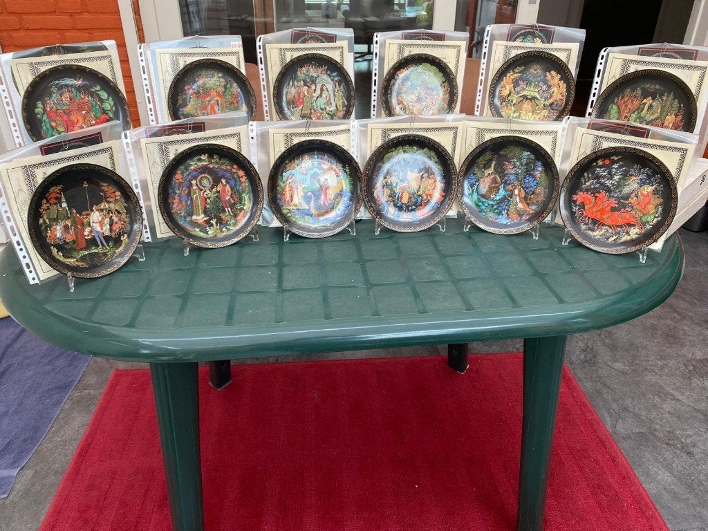 Sierborden Russische legenden compleet, Ophalen