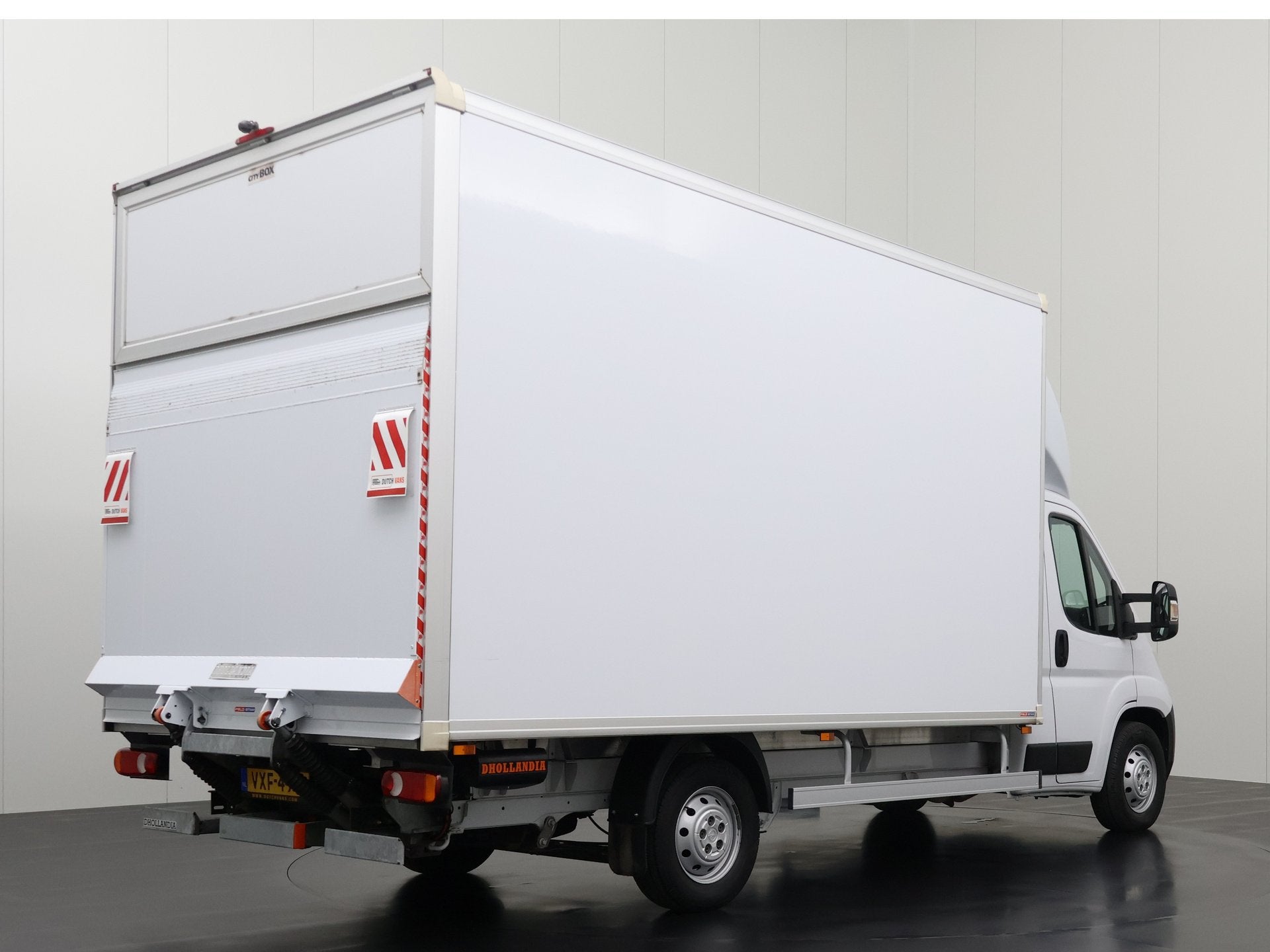 Opel Movano 165PK Zwaar Bakwagen+Laadklep | 2.35 Hoog | Daks, Voorwielaandrijving, Gebruikt, Euro 6, 4 cilinders