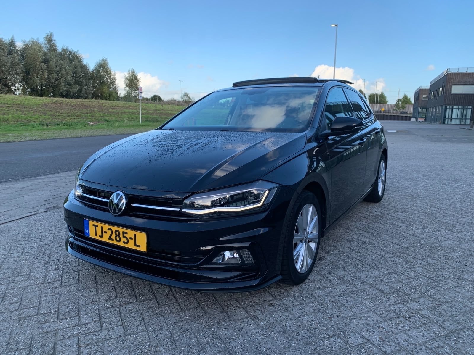 Volkswagen Polo 1.0 TSI 95PK 5D Highline 7-DSG 2018 Zwart, Dealer onderhouden, Stof, 95 pk, Origineel Nederlands
