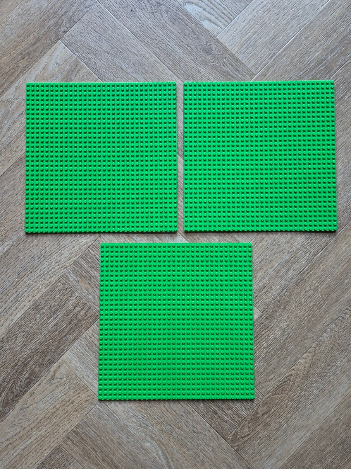 3 licht groene lego bouwplaten grondplaten baseplates 32x32, Lego, Ophalen of Verzenden, Compleet, Grondplaat