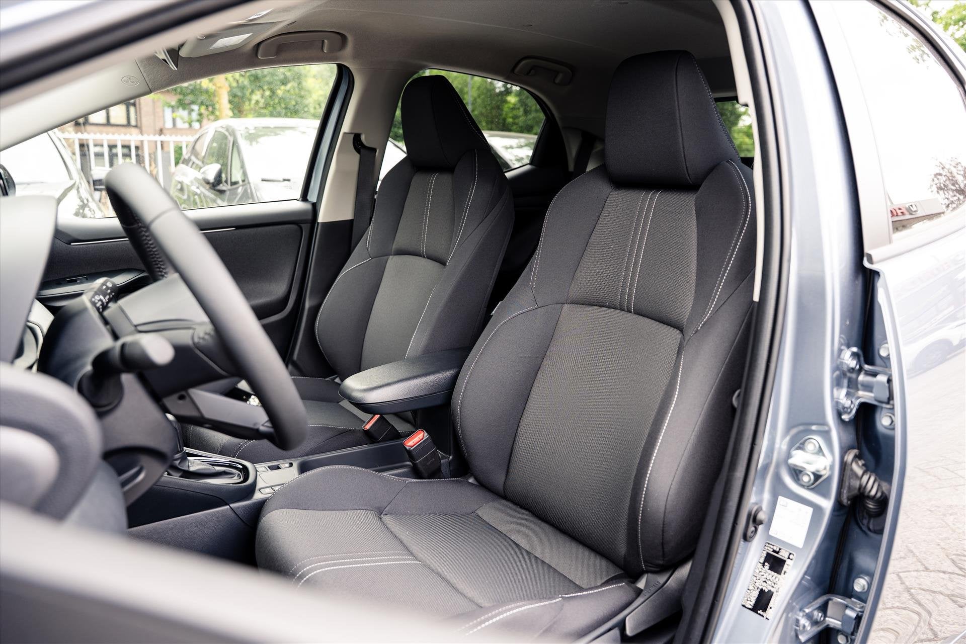 TOYOTA Yaris Full Hybrid Dynamic Plus Automaat | Celestite G, Auto's, Dealer onderhouden, Gebruikt, 1490 cc, Hybride Elektrisch/Benzine