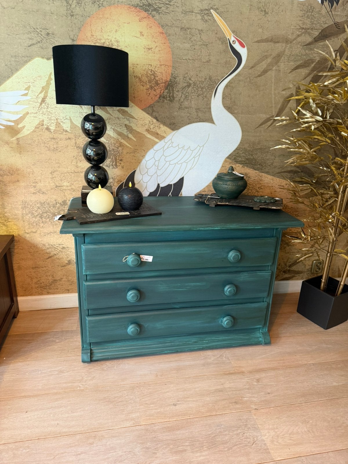 Unieke blauwgroene ladekast | Vintage met karakter | €185, Huis en Inrichting, Ophalen, 100 tot 150 cm, Eikenhout, 3 of 4 laden
