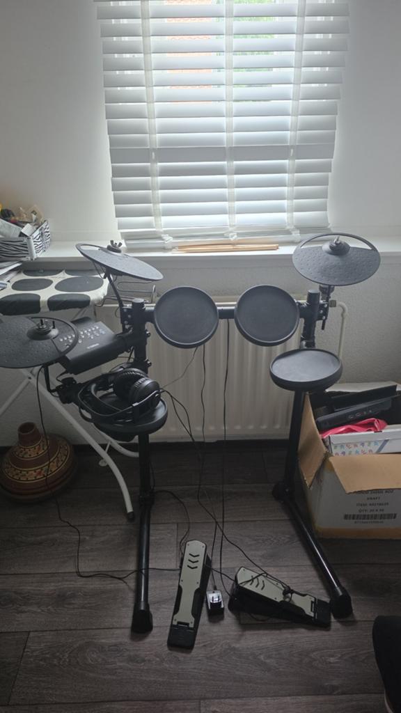 Yamaha elektronische drumkit + koptelefoon. Compleet set, Muziek en Instrumenten, Drumstellen en Slagwerk, Ophalen, Zo goed als nieuw
