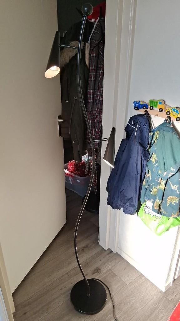 Mooie zwarte vloer lamp, Ophalen of Verzenden, Gebruikt, Metaal, Minder dan 100 cm