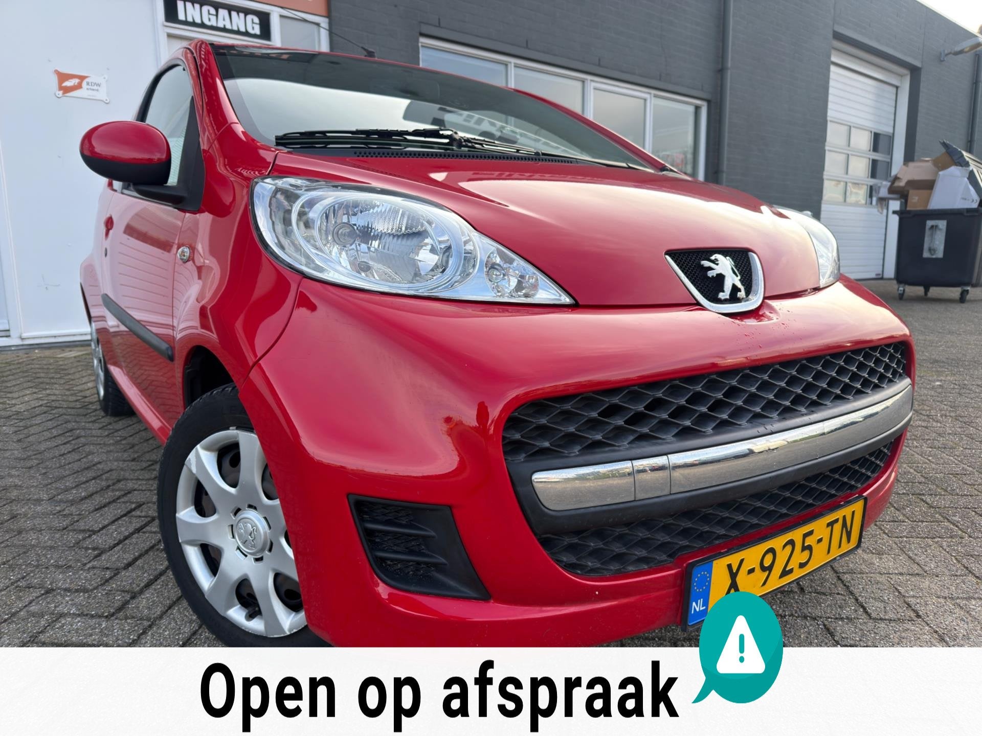 Peugeot 107 1.0-12V XR met airco en bluetooth telefoon / med, Voorwielaandrijving, Euro 5, Stof, Gebruikt