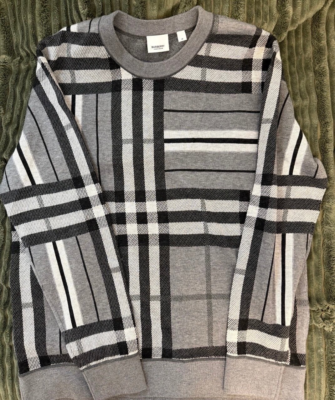 Burberry trui met geruit patroon - Maat M, Ophalen of Verzenden, Zo goed als nieuw, Maat 48/50 (M), Grijs