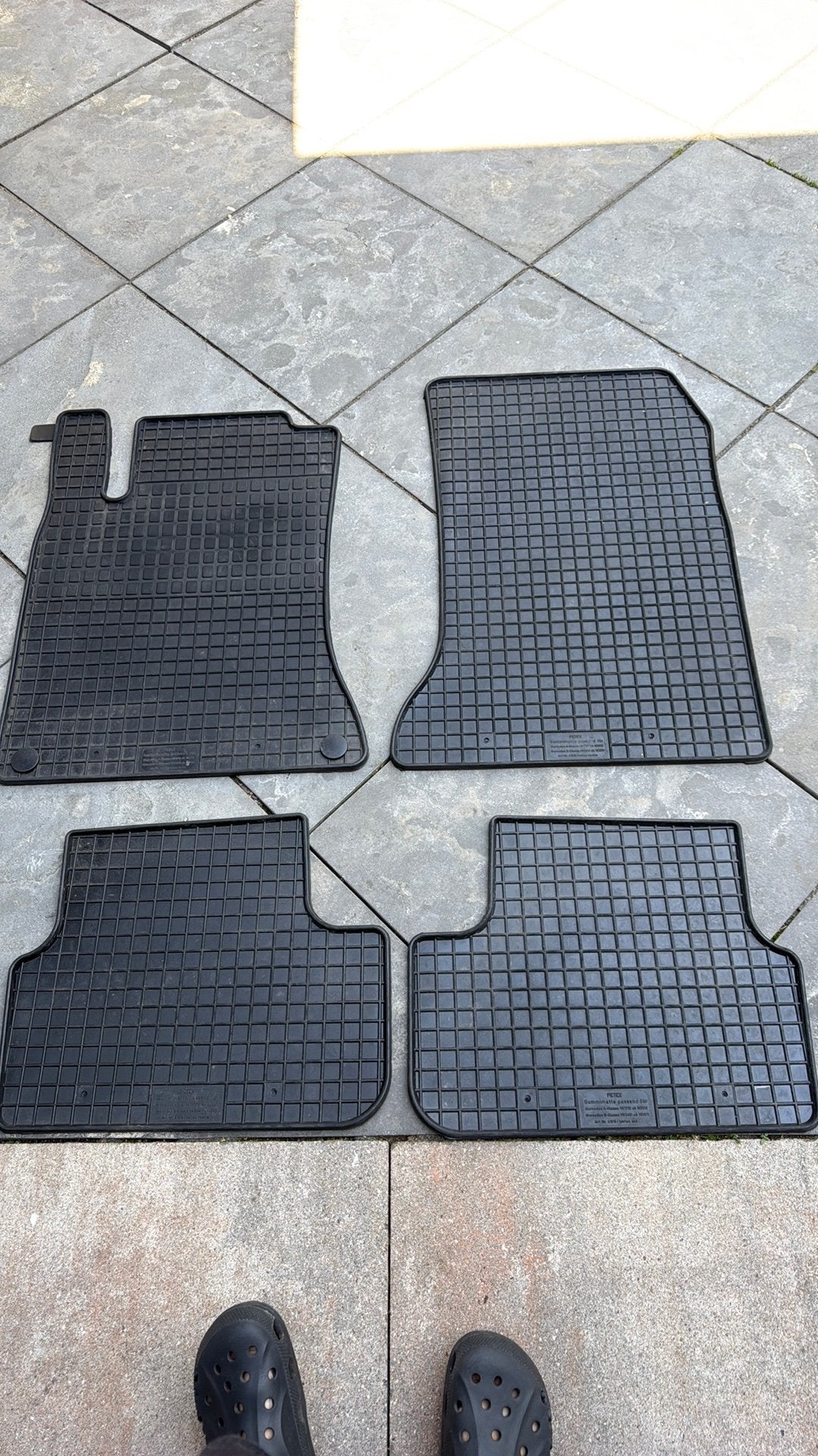 Te koop rubberen matten voor Mercedes A en B, Auto diversen, Automatten, Ophalen of Verzenden, Zo goed als nieuw