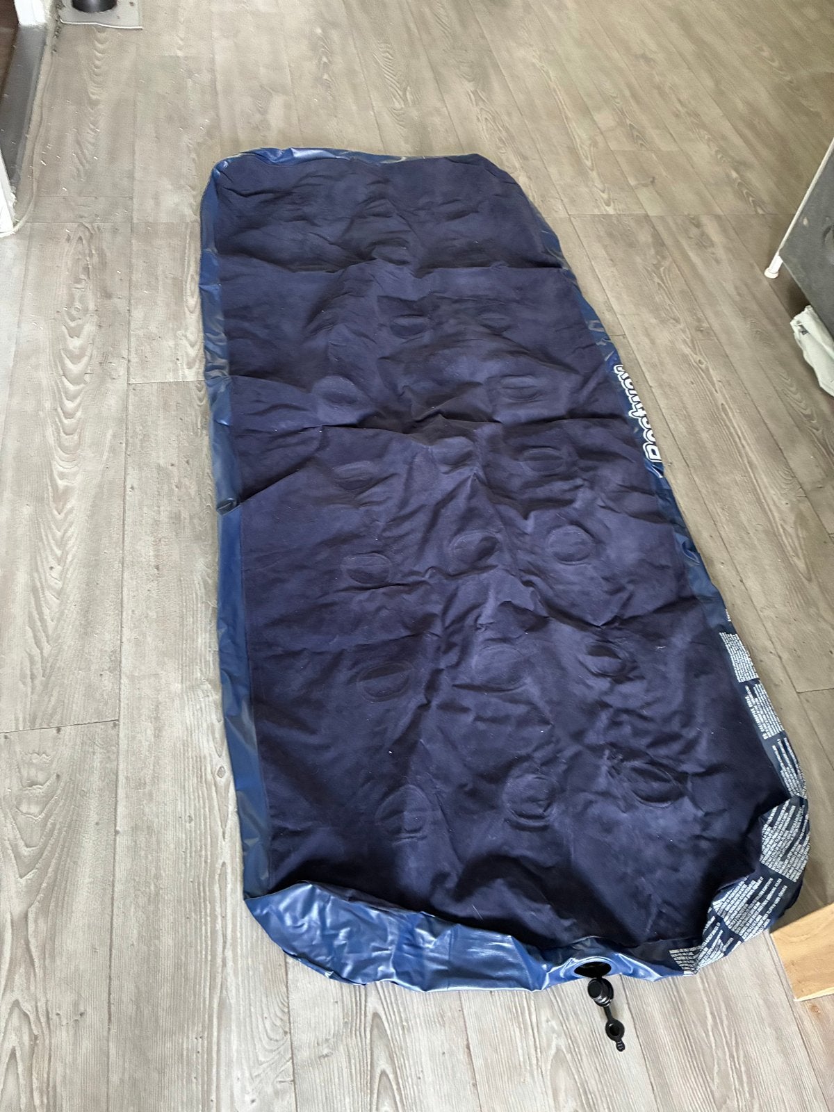 Luchtbed 185x76x22 cm - Ideaal voor logees of camping, Ophalen of Verzenden, Gebruikt, 1-persoons