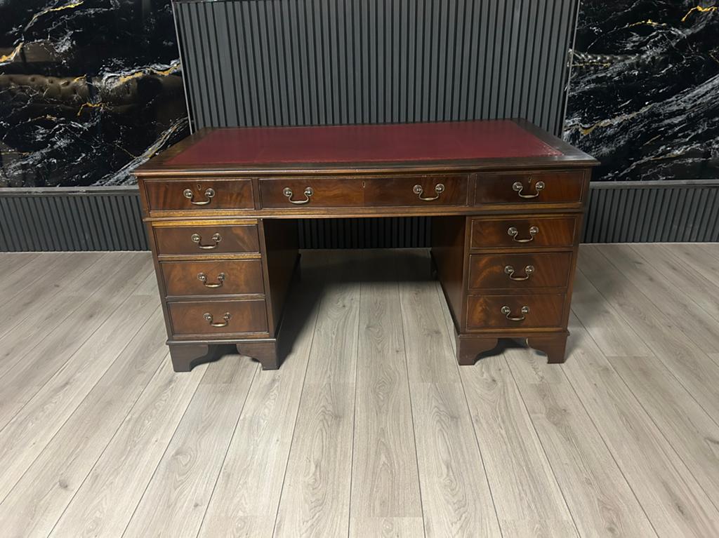Exclusief Chesterfield Bureau !!, Ophalen of Verzenden