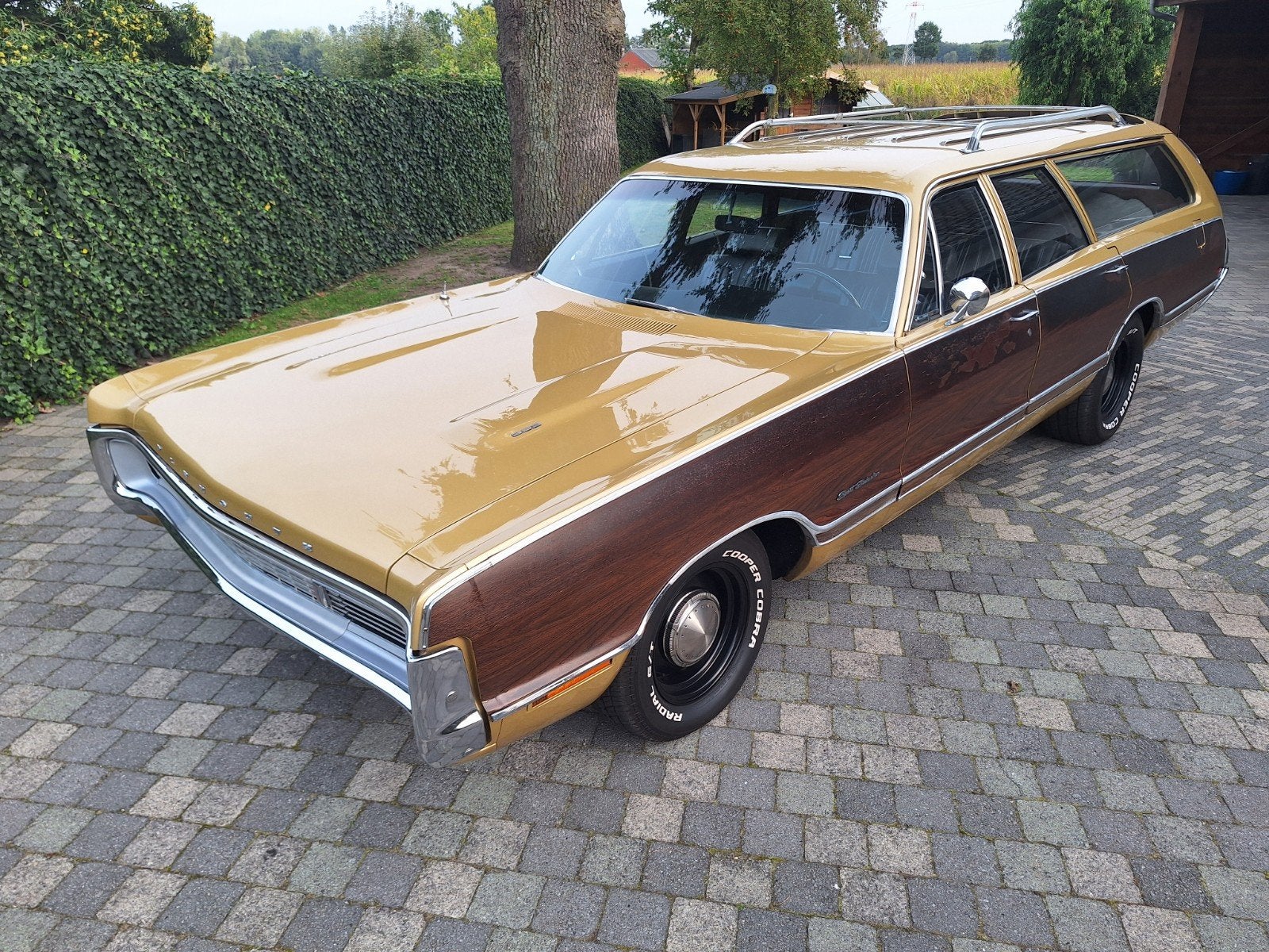 Plymouth Sport Suburban, foto 1