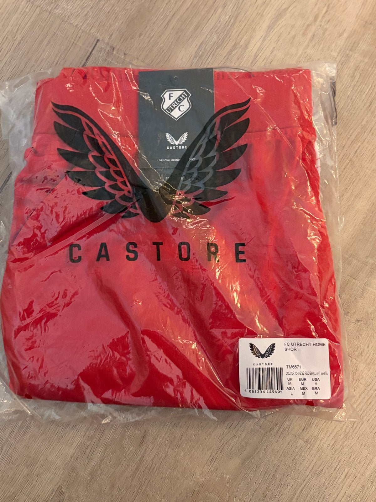 FC Utrecht Thuisshort Castore Maat M Nieuw, Ophalen of Verzenden, Nieuw, Maat 48/50 (M), Rood
