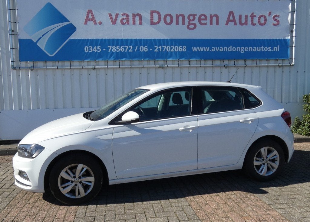 Volkswagen POLO 1.0 TSI COMFORTLINE,ACC,Camera,PDC,APPLE/And, Auto's, Voorwielaandrijving, Euro 6, Adaptive Cruise Control, Wit