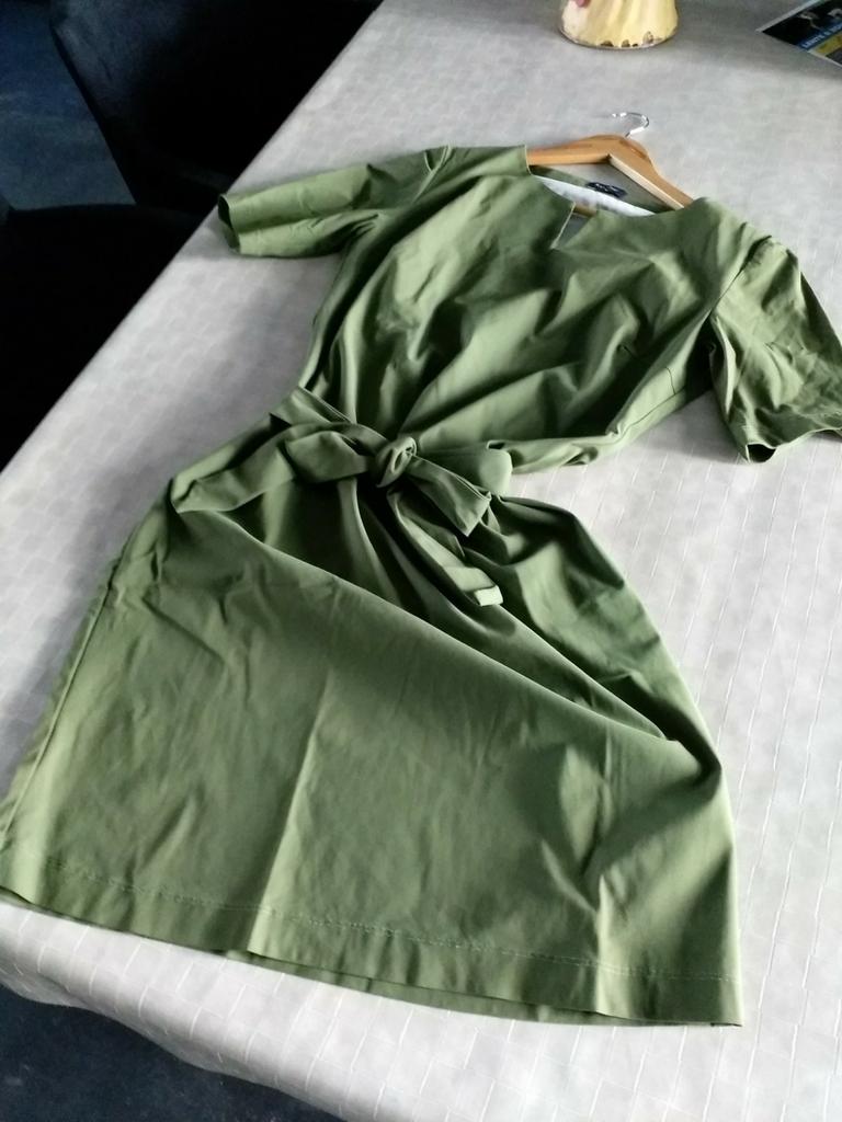 Jurk maat 44 olijfgroen, mooie kwaliteit . Merk lilytime., Kleding | Dames, Gelegenheidskleding, Overige typen, Maat 42/44 (L)