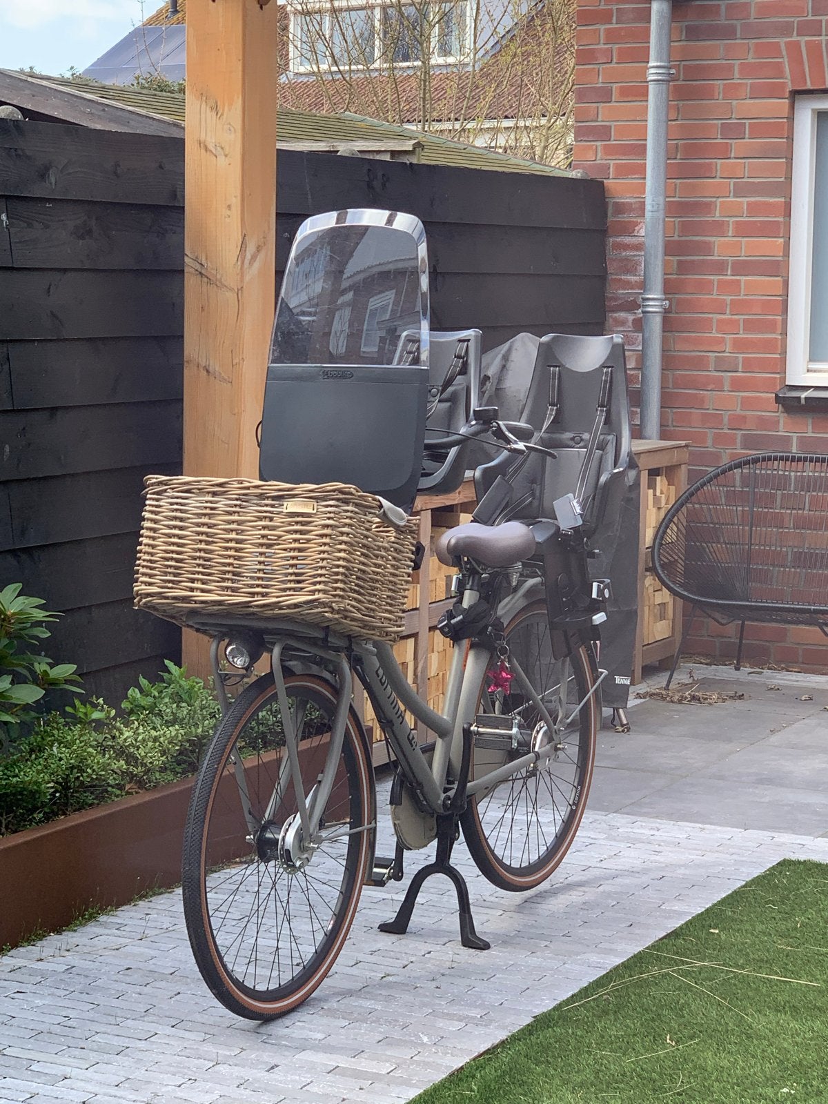 Bobike fietsstoeltje achterop met 2 adapters, Ophalen, Gebruikt, Achterzitje, Voetsteuntjes