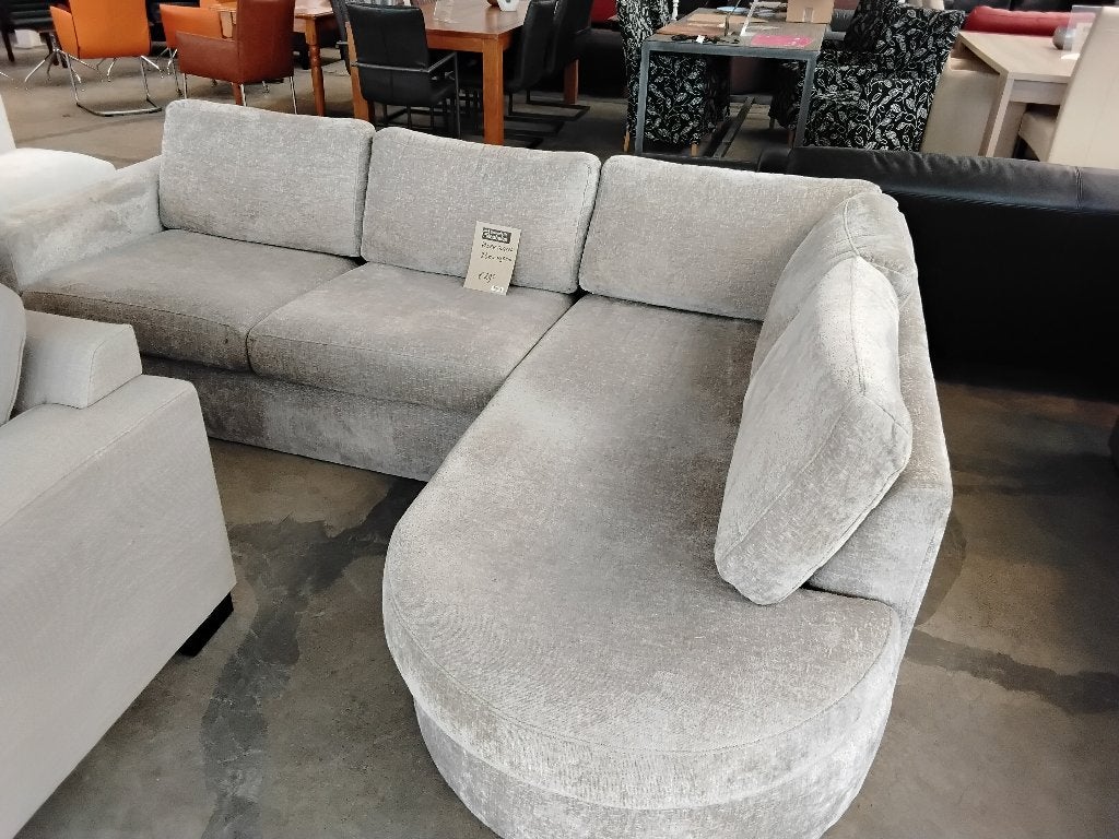 Nieuw! (hoek)banken, stoelen/fauteuils. Second Life Wolvega
