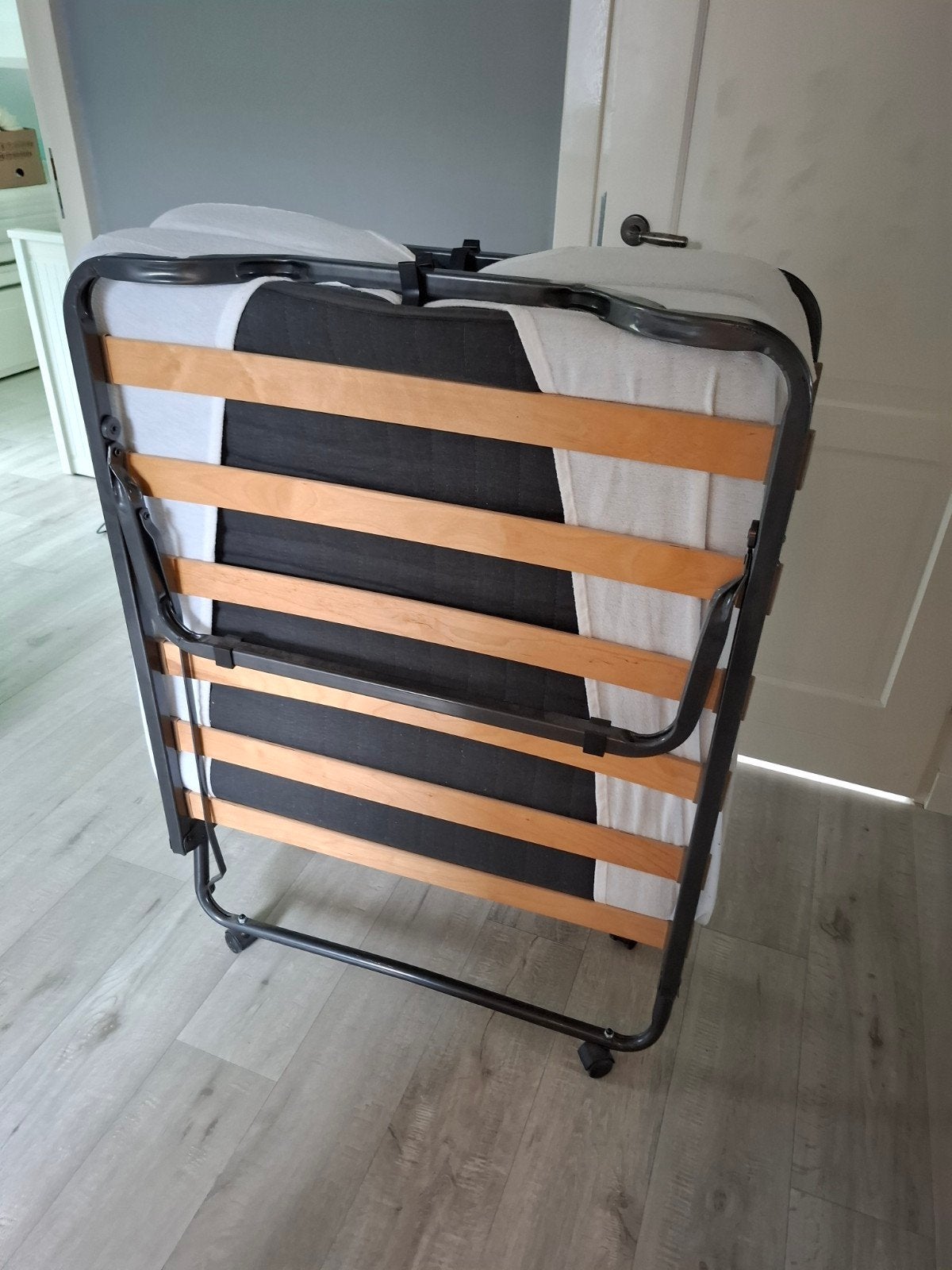 Opklapbed, éénpersoons, Huis en Inrichting, Slaapkamer | Bedden, Ophalen, Eenpersoons, Zo goed als nieuw, 80 cm