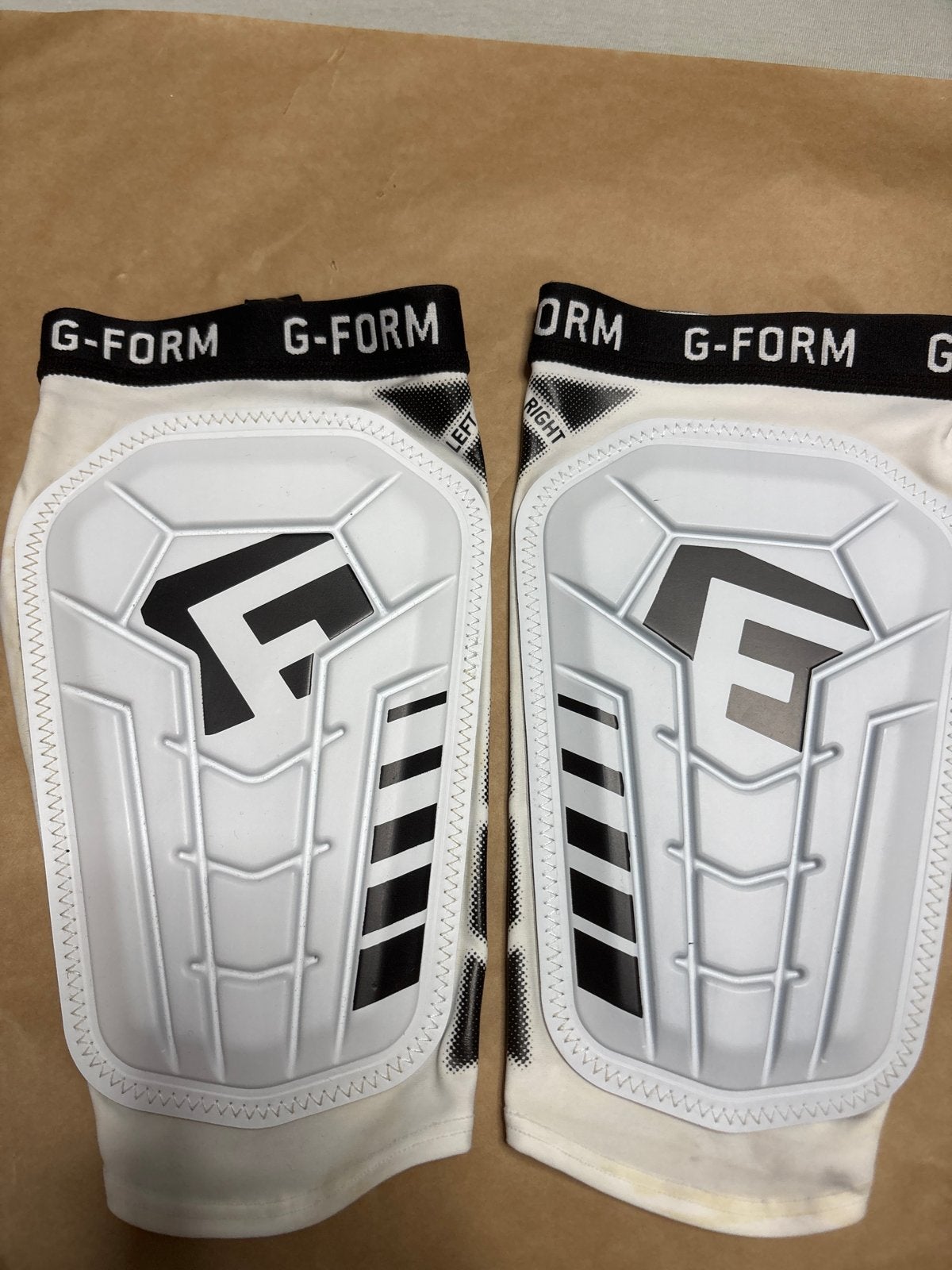 G-Form Voetbal Scheenbeschermers Maat L-XL, Maat XL, Verzenden, Gebruikt, Overige typen