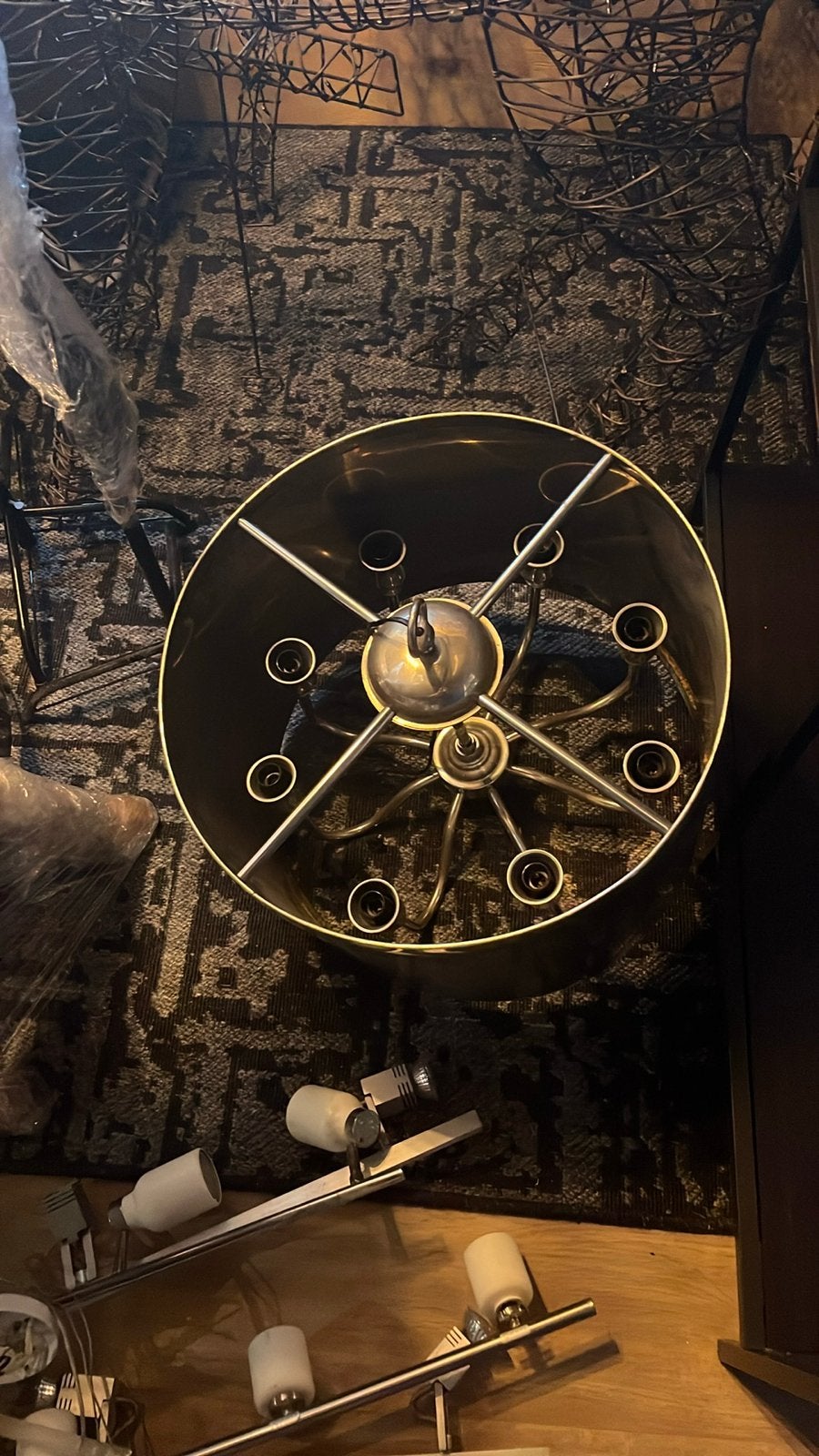 Twee Grote ronde hanglampen met 8 fittingen, Huis en Inrichting, Lampen | Hanglampen, Ophalen of Verzenden, Gebruikt, Metaal, E14 (klein)