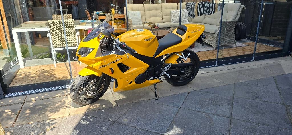 mooie triump daytona, Motoren, Motoren | Triumph, Sportuitlaat, Occasion, 4 cilinders, Motorrijbewijs A