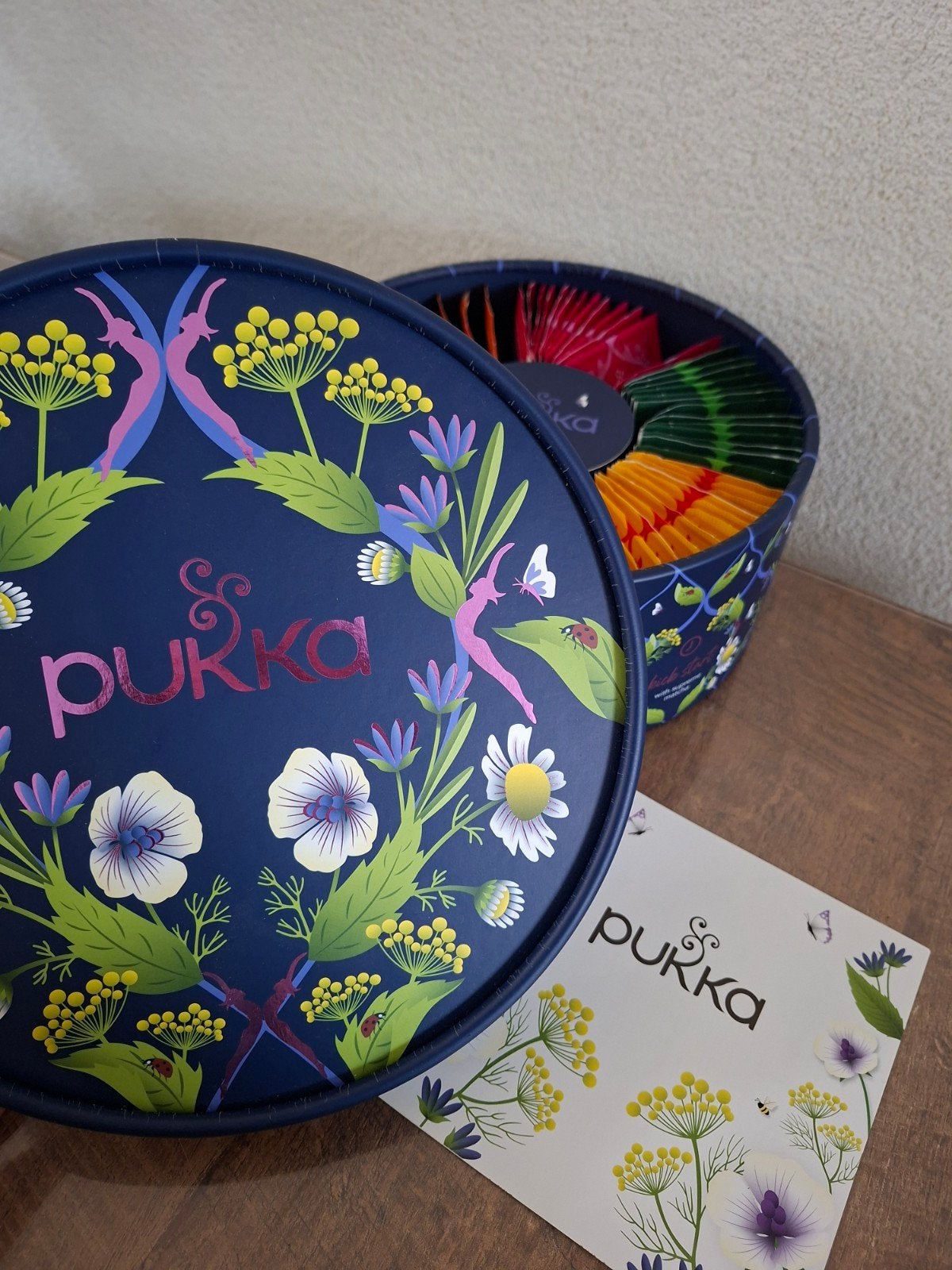 Pucca theedoos (gevuld) NIEUW! (78 zakjes), Ophalen of Verzenden, Nieuw, Glas of Kopje