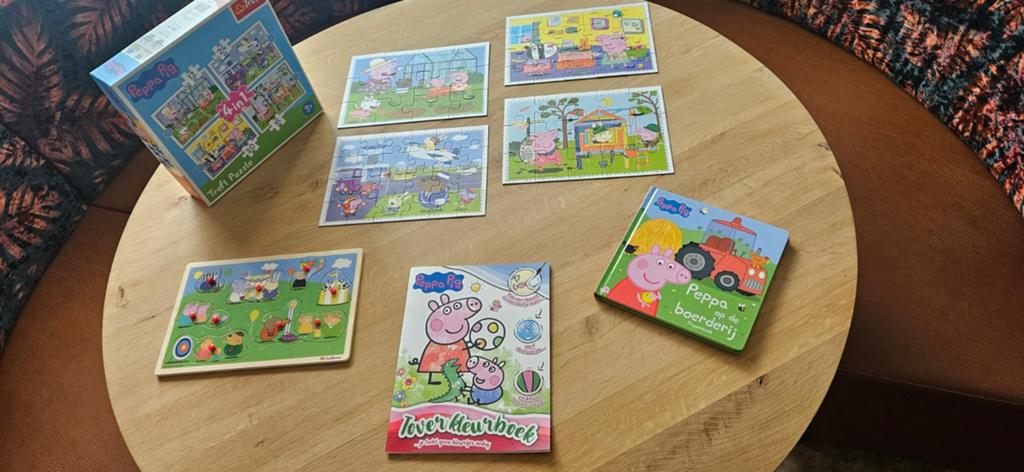 Nieuw! Peppa big set, 5 puzzels, verf/ kleurboek en leesboek, Ophalen of Verzenden, 10 tot 50 stukjes, Nieuw