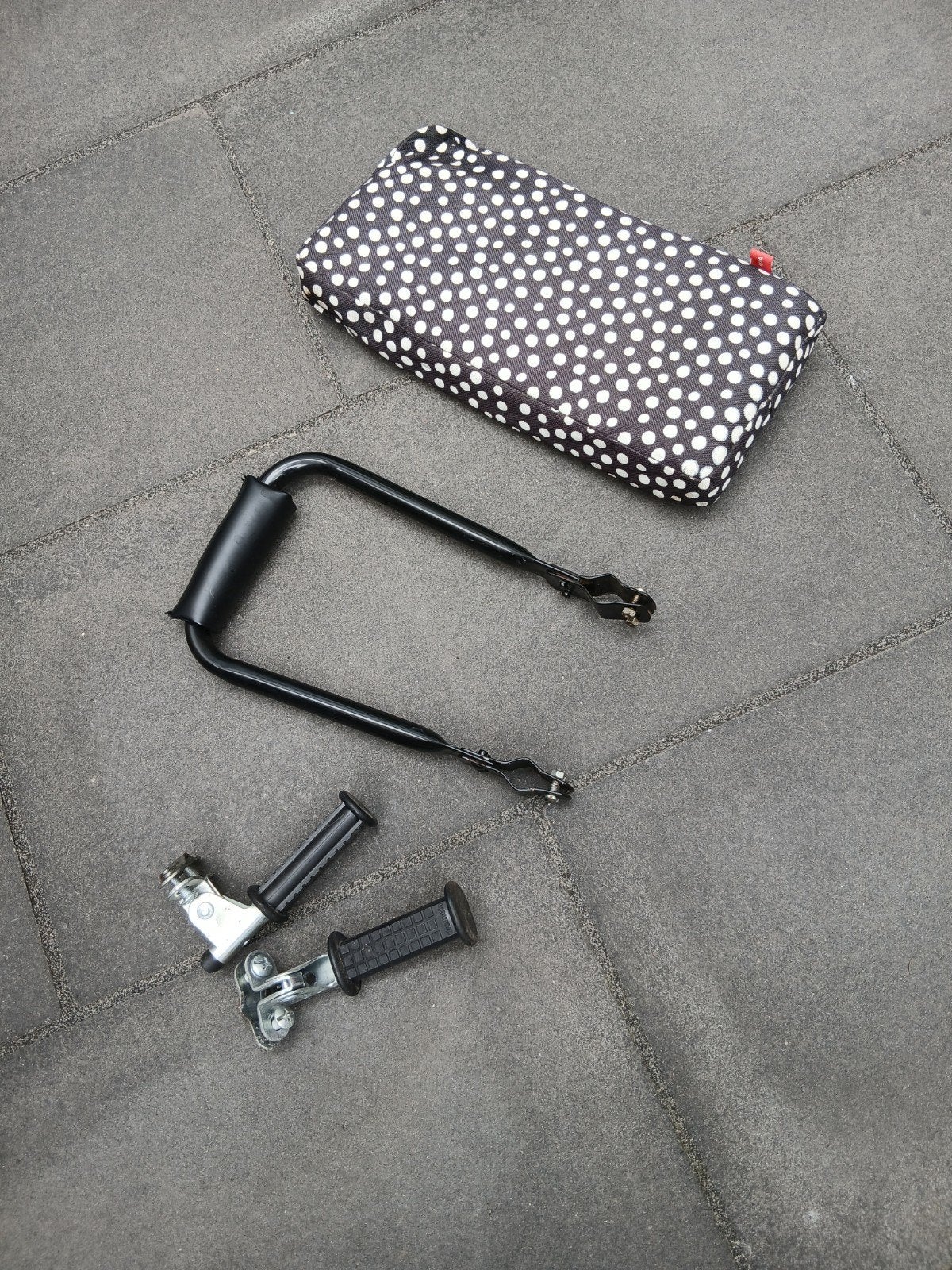 Hema fietsbeugel, voetensteuntjes en kussentje, Fietsen en Brommers, Achterzitje, Voetsteuntjes, Ophalen of Verzenden, Zo goed als nieuw