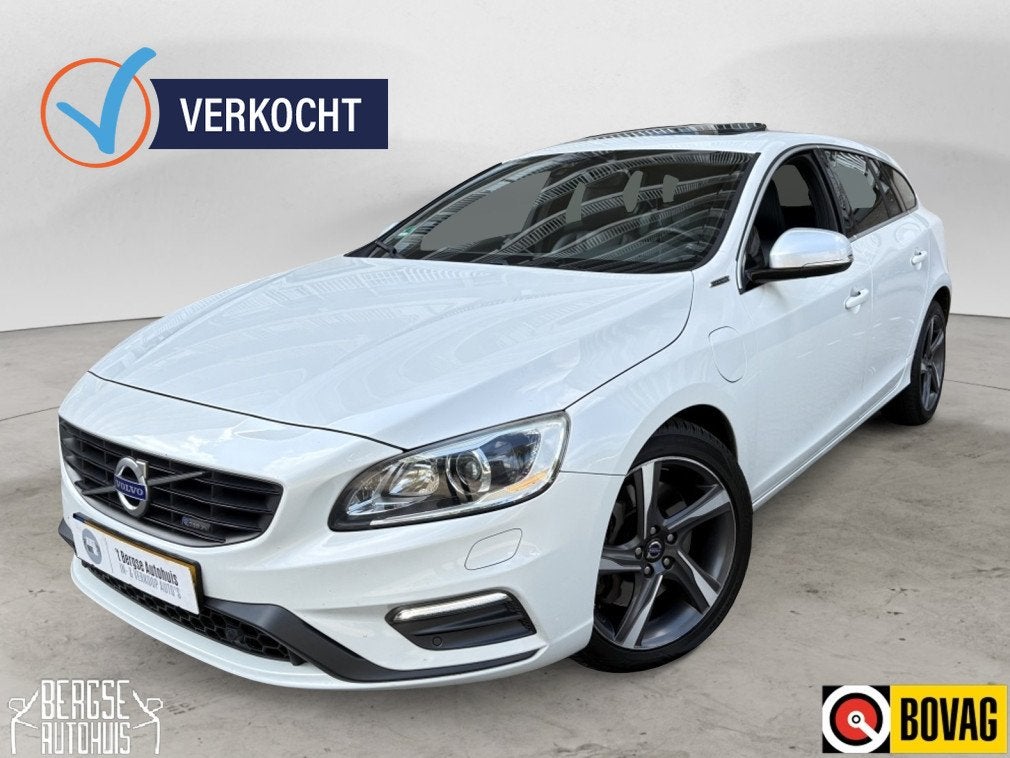 Volvo V60 2.4 D6 AWD Plug-In Hybrid R-Design SCHUIFDAK LEER, Auto's, Volvo, Automaat, Wit, 11 kWh, 5 cilinders