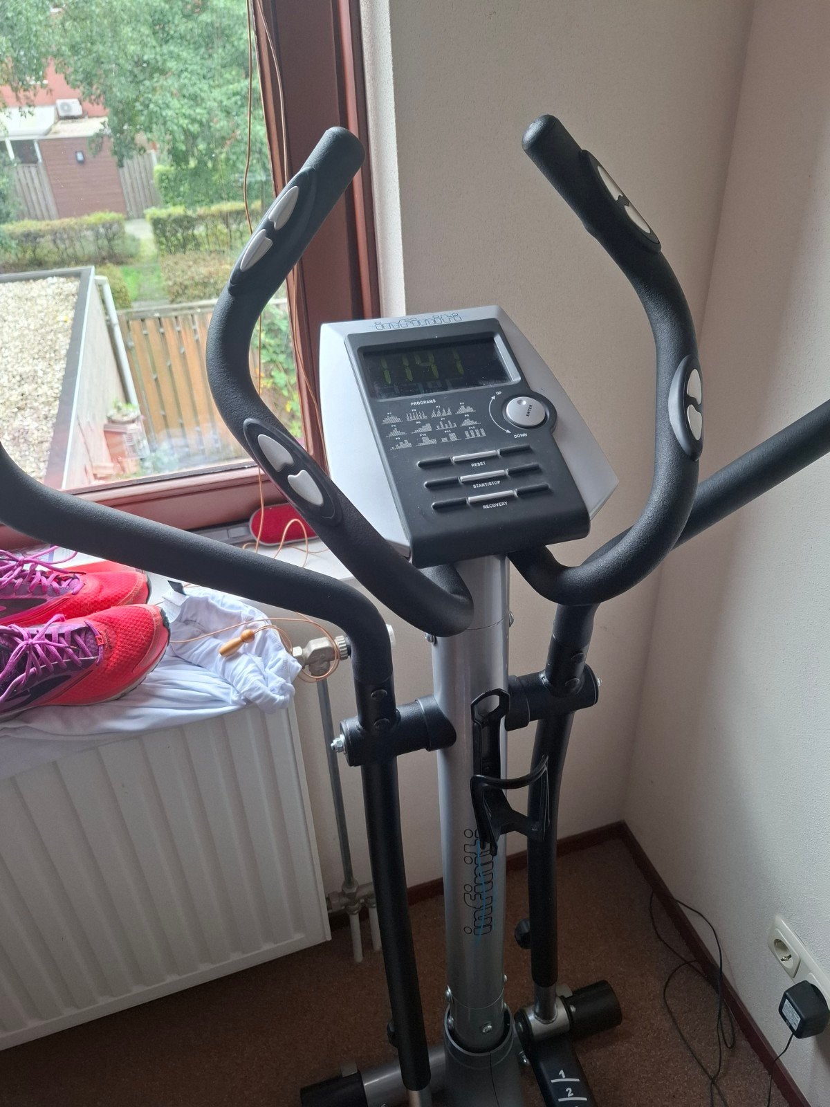 Infiniti X885 Crosstrainer - Zo goed als nieuw, Ophalen, Benen, Zo goed als nieuw, Crosstrainer