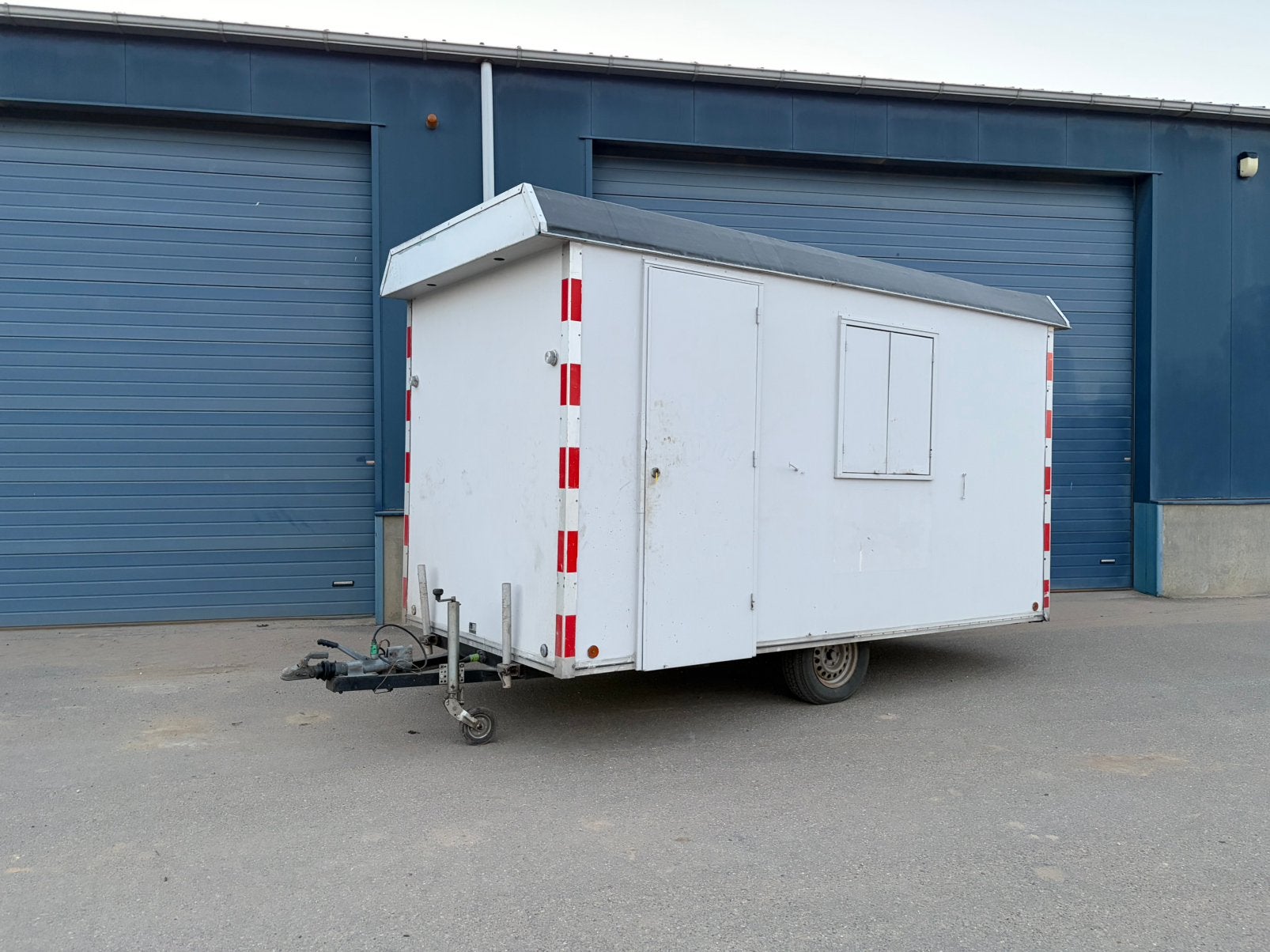 Schaftwagen keet brouwer met berging snelverkeer, Zakelijke goederen, Machines en Bouw | Keten en Containers, Ophalen