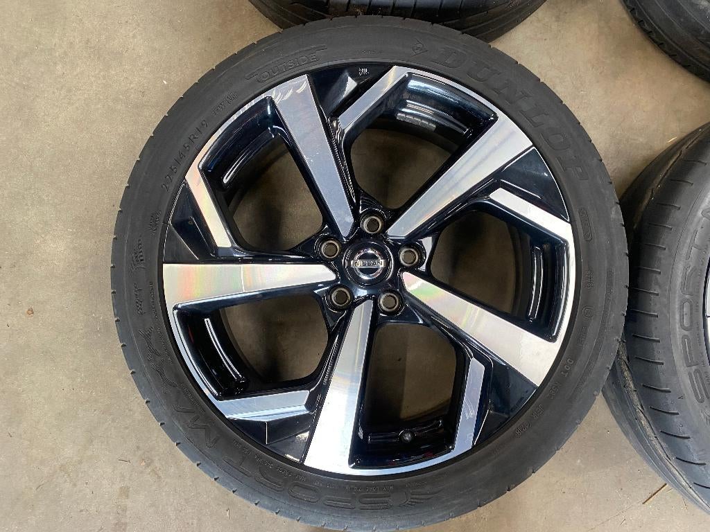 19 inch originele velgen + zomerbanden Nissan Qashqai, Auto-onderdelen, 19 inch, Gebruikt, Banden en Velgen, Ophalen of Verzenden