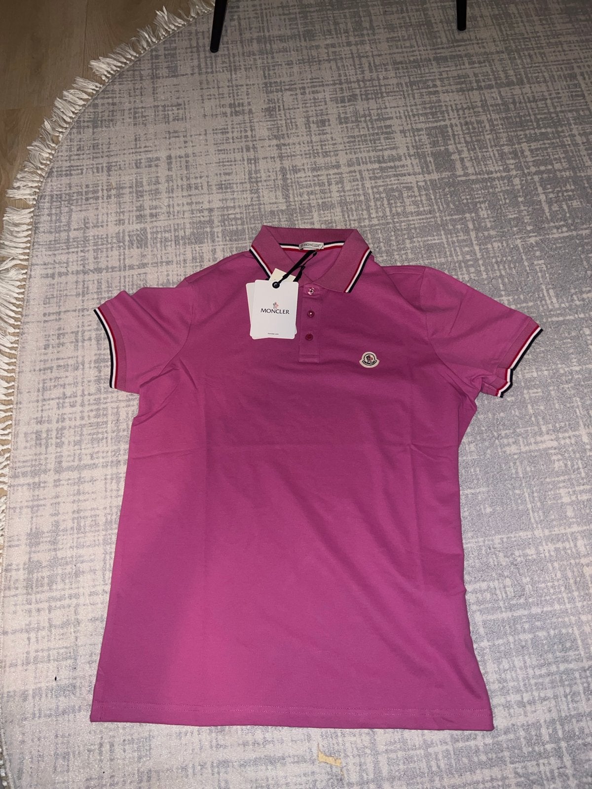 Moncler T-shirt – Roze – Maat M – Nieuw & ongedragen, Kleding | Heren, Verzenden, Nieuw, Maat 48/50 (M), Roze