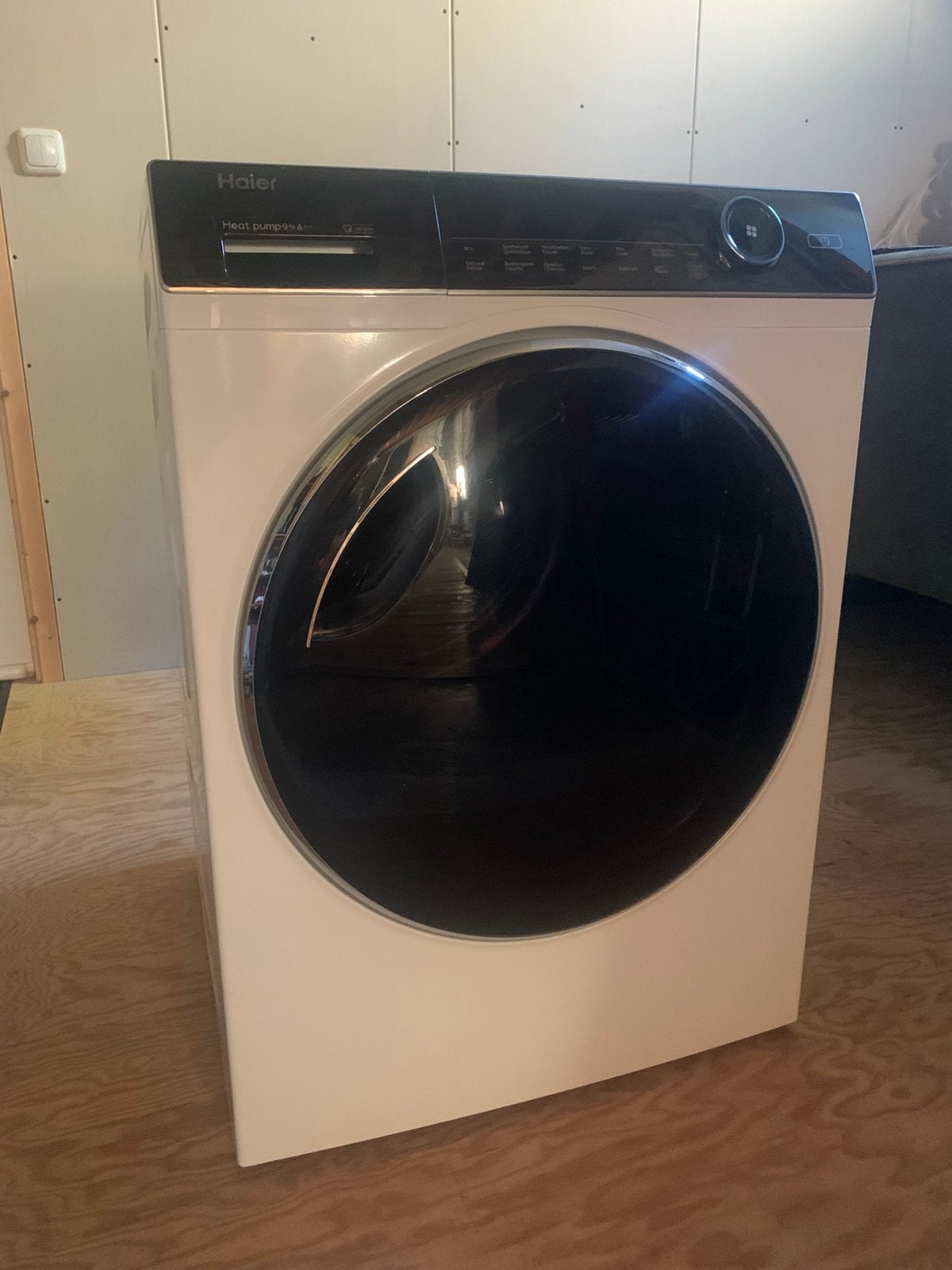 Warmtepompdroger Haier 9kg, 8 tot 10 kg, Ophalen, Zo goed als nieuw, 85 tot 90 cm