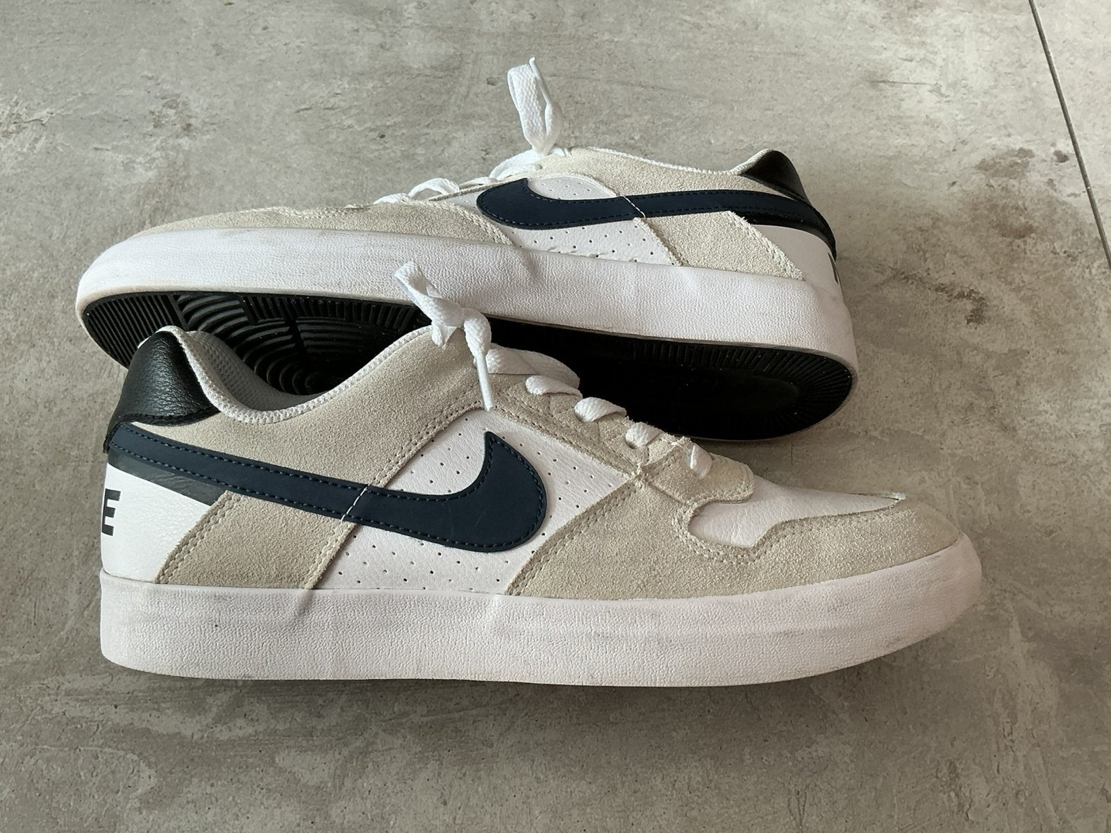 Nike SB Delta Force maat 42, Ophalen of Verzenden, Zo goed als nieuw, Wit
