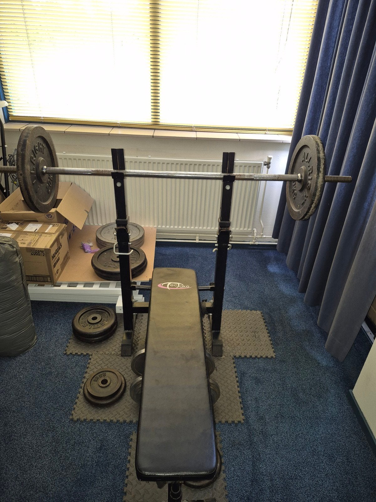 Gewichthefset: halterstang en gewichten, Sport en Fitness, Ophalen, Gebruikt, Armen, Krachtstation