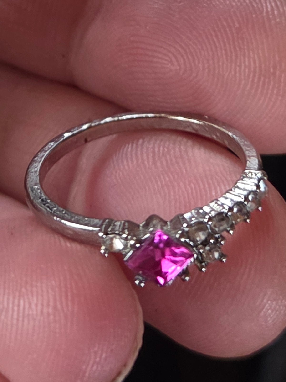 Nieuwe ring met roze steen, maat 17, Overige materialen, Nieuw, Ophalen of Verzenden, 17 tot 18