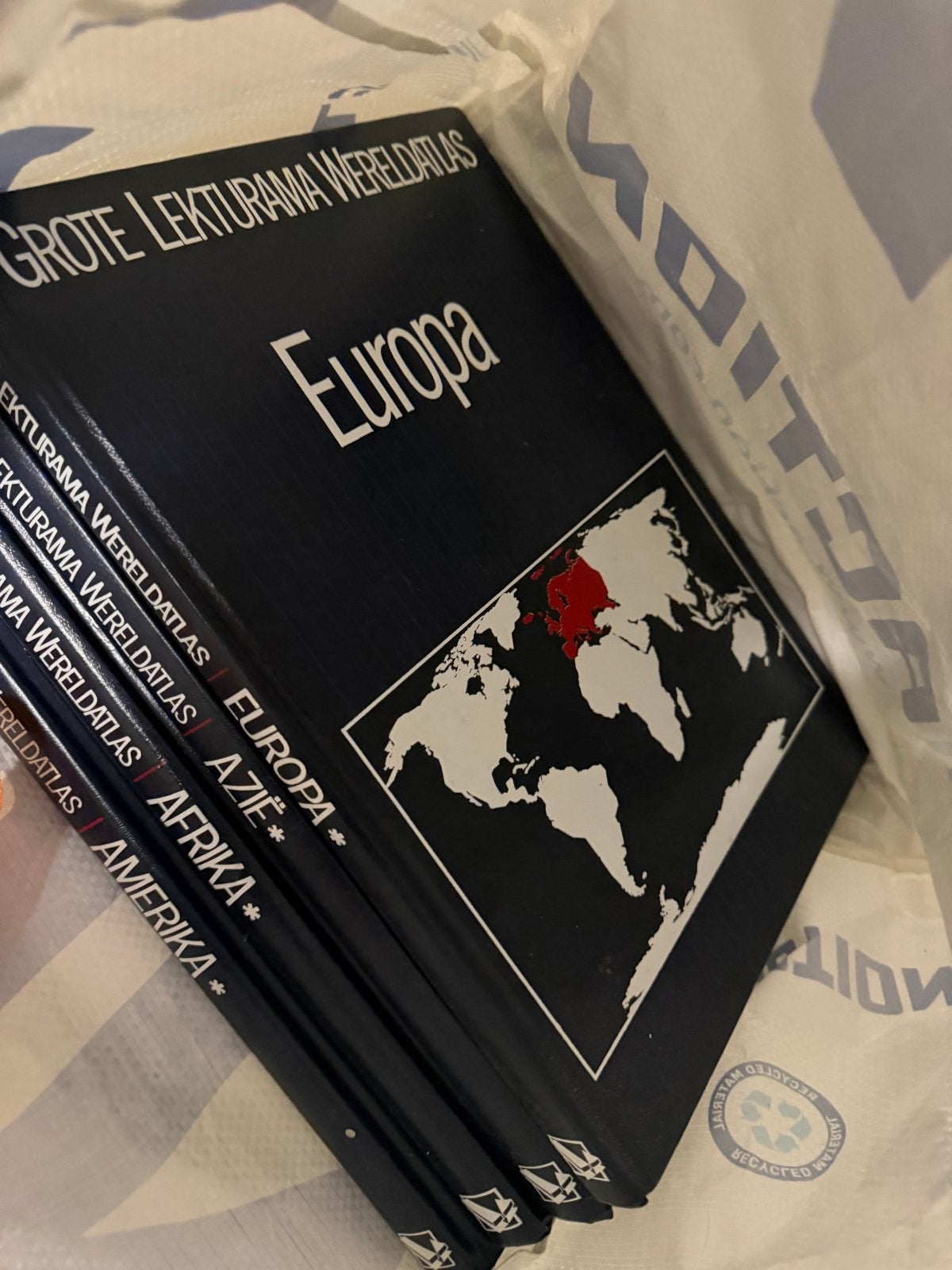 Grote Lekturama Wereldatlas - Europa, Azië, Afrika, Amerika, Boeken, Overige atlassen, Ophalen of Verzenden, Zo goed als nieuw