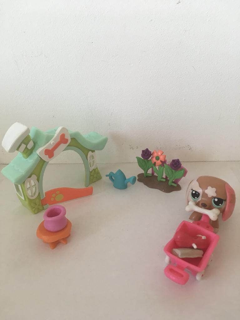 Littlest Pet Shop Hondje met accessoires en huis, Verzenden, Zo goed als nieuw