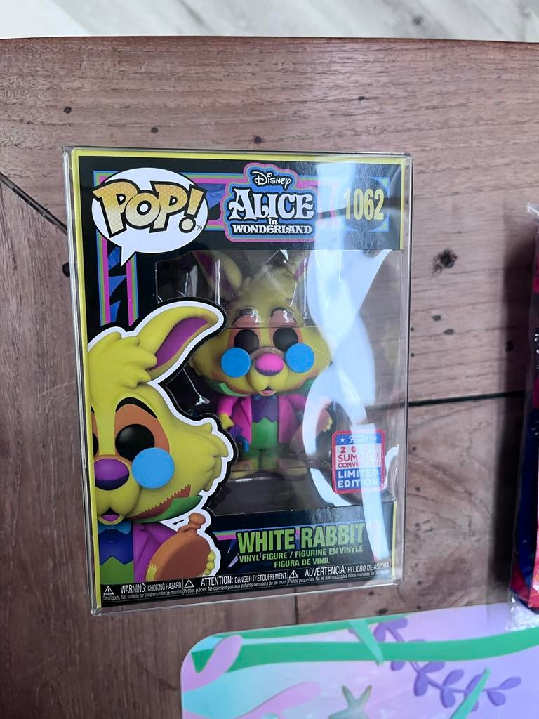 Funko Pop! White Rabbit Black Light Special Edition 1062, Ophalen of Verzenden, Nieuw