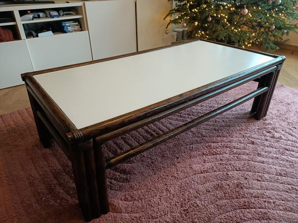 Vintage salontafel van manou en houten blad | jaren 70, Ophalen, 100 tot 150 cm, 50 tot 100 cm, Zo goed als nieuw