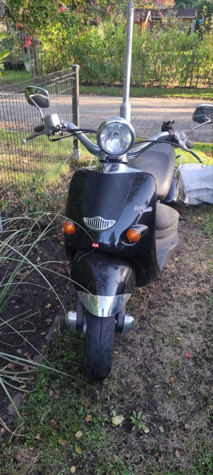 Aprilia Mojito Custom Scooter met 2 Helmen, Fietsen en Brommers, Ophalen, Gebruikt, Benzine, Mojito of Habana