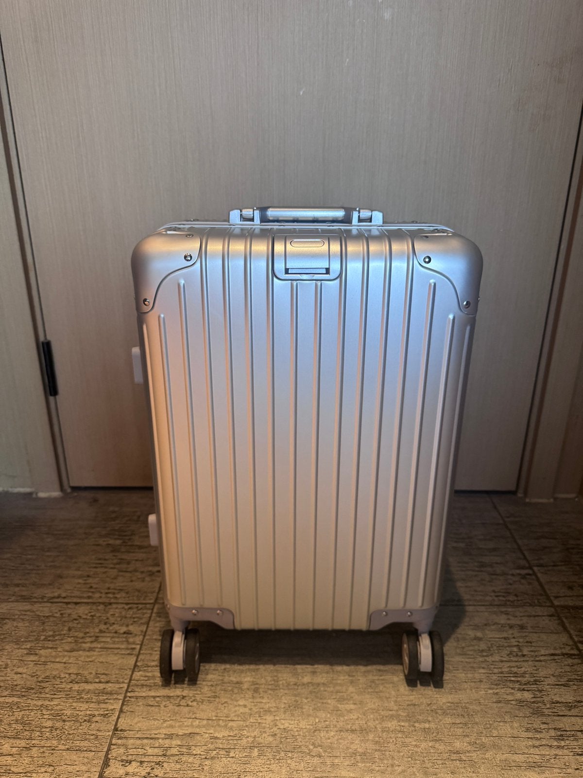 Aluminium koffer nieuw in doos, Sieraden, Tassen en Uiterlijk, Koffers, 50 tot 60 cm, Ophalen of Verzenden, Zo goed als nieuw