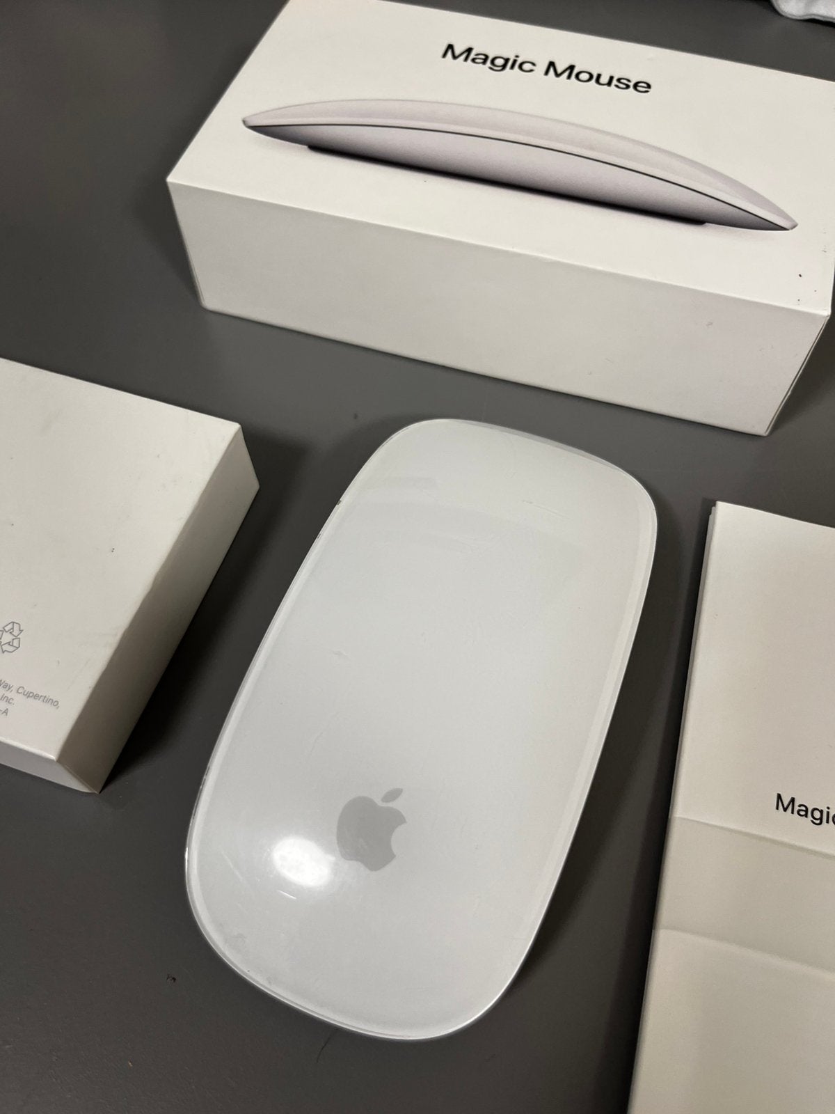 Apple Magic Mouse 2, Muis, Gebruikt, Ophalen of Verzenden, Linkshandig