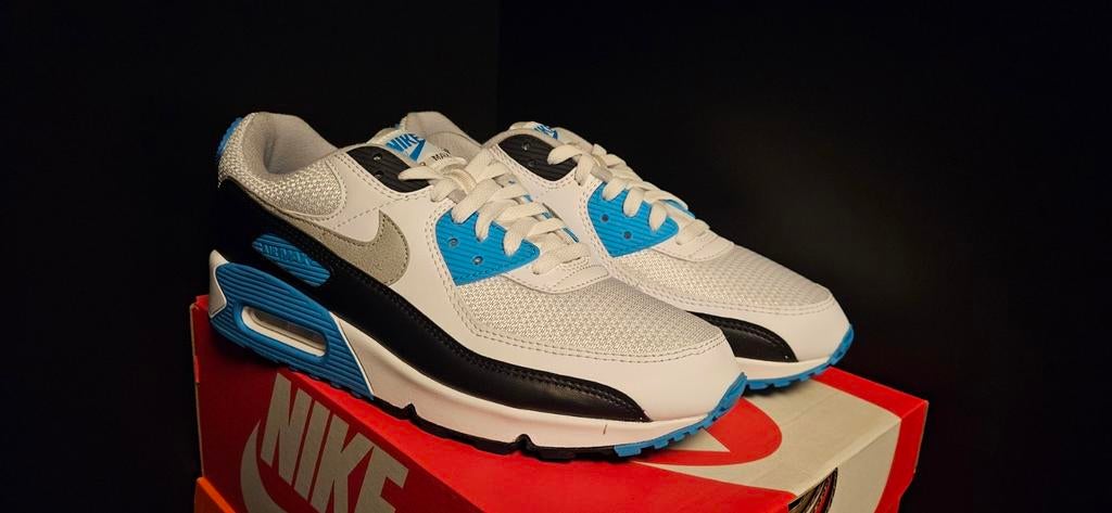 Nike air max 90 laser blue MT43, Kleding | Heren, Schoenen, Ophalen of Verzenden, Nieuw, Blauw