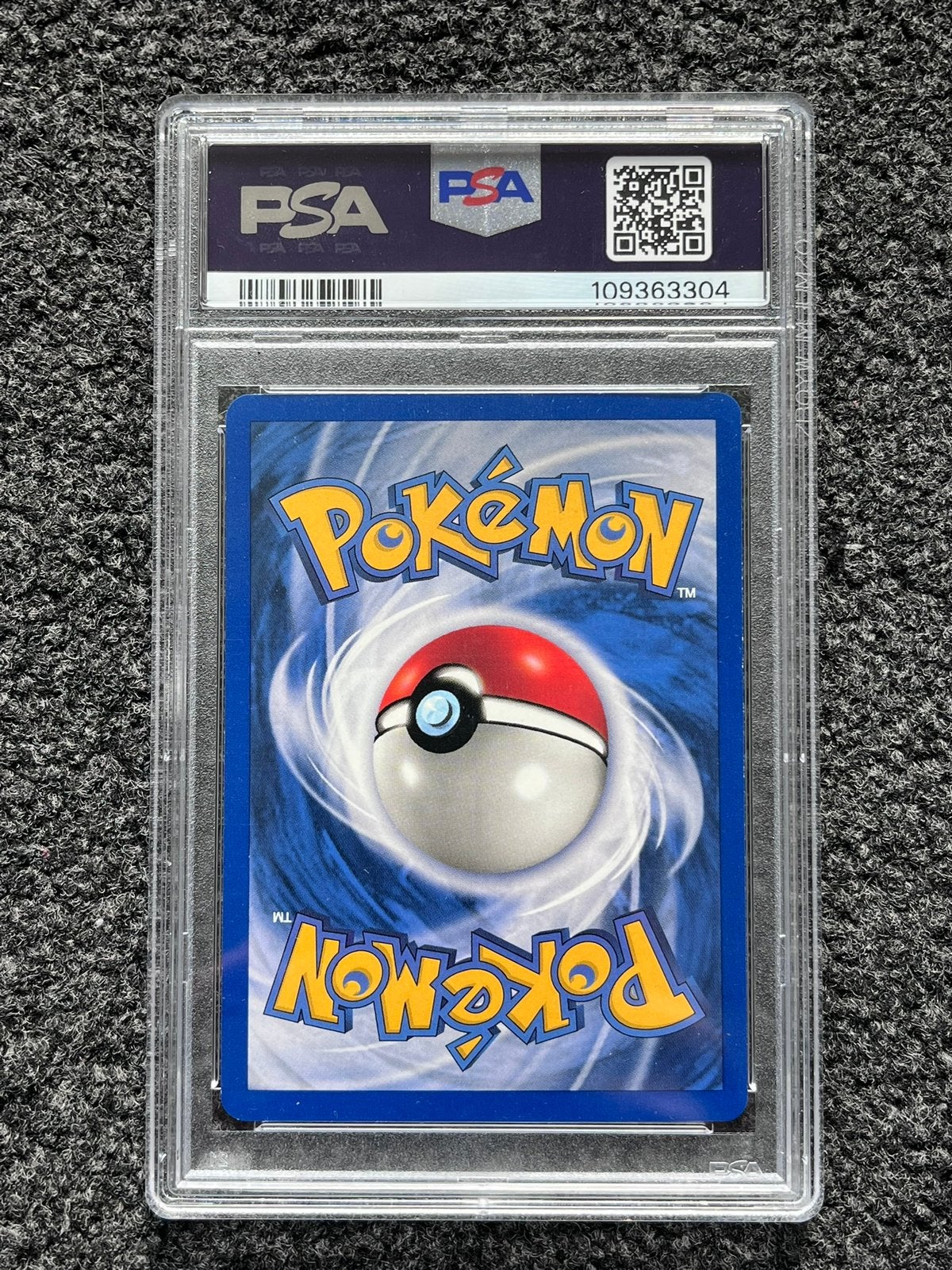 Pokémon PSA 8 1st edition Dutch Alakazam Holo #1 Base set, Ophalen of Verzenden, Zo goed als nieuw, Losse kaart, Foil