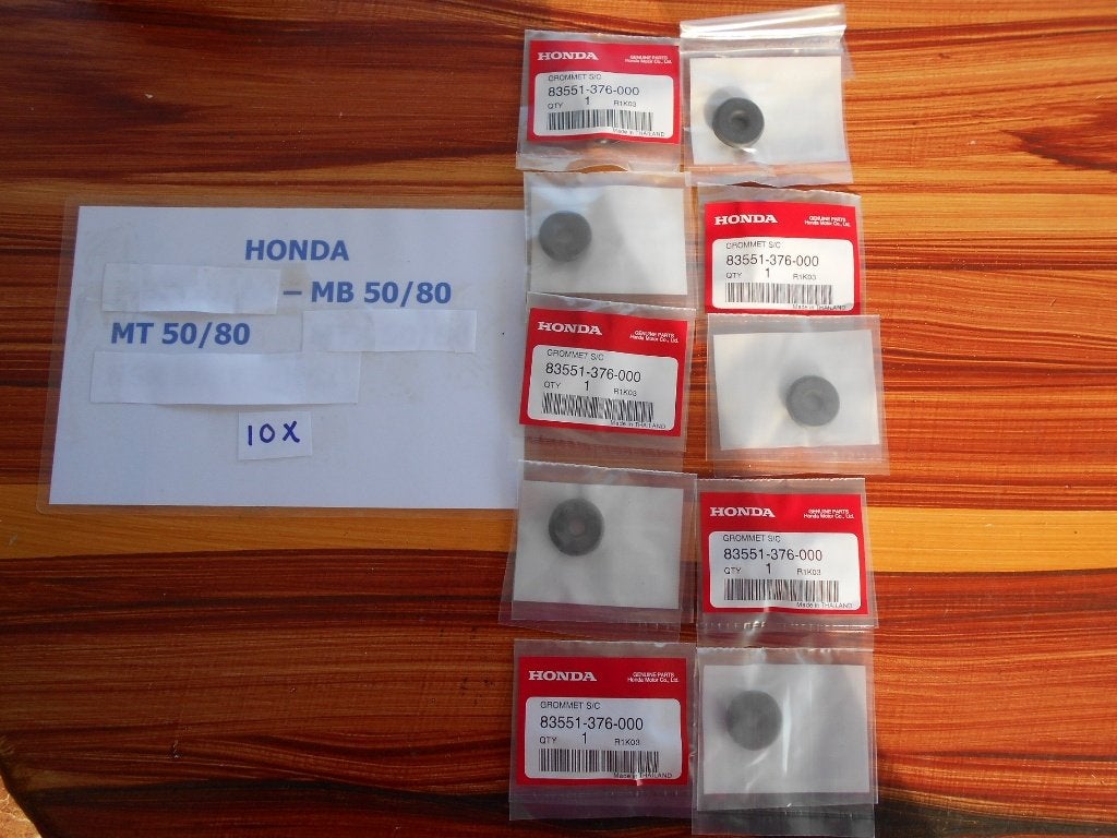 10 x Honda NOS Zijkap Rubber ( Rond ) MB50/80cc - MT50/80cc, Fietsen en Brommers, Verzenden, Nieuw, Kap, Honda